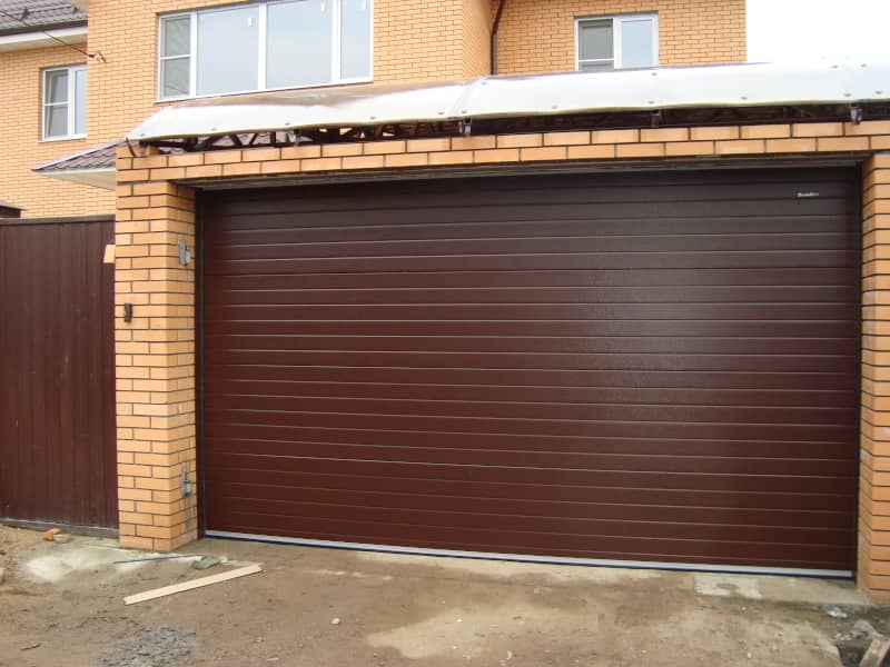 Секционные ворота DoorHan в Уссурийске с установкой