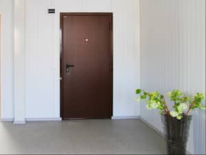 Предлагаем входные железные двери в квартиру DoorHan ЭКО 980х2050 в Уссурийске по выгодной цене